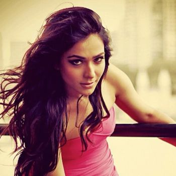 Humaima Malick is the Complete Package Humaima Malick is the Complete Package